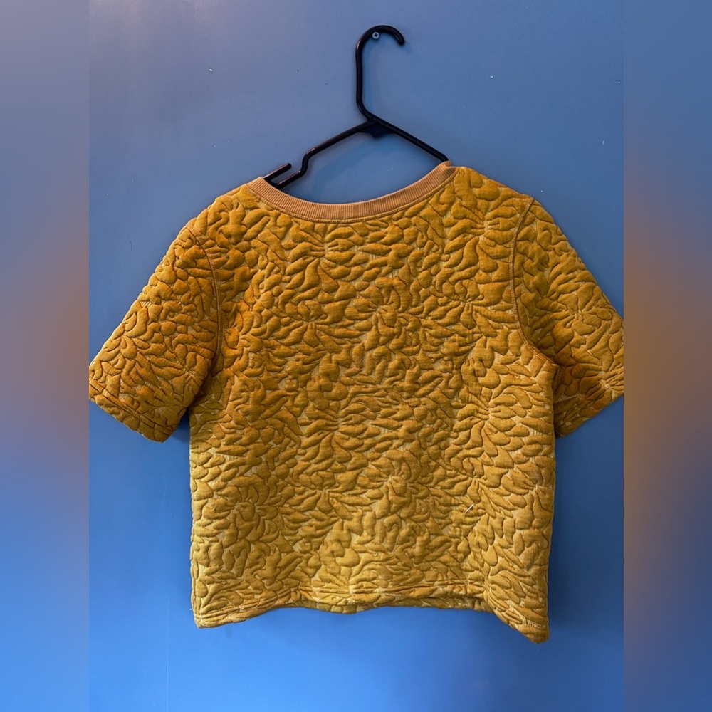 H&M•Women’s mustard yellow shirt•crop top•quilted pattern🐤 Small - Picture 2 of 4